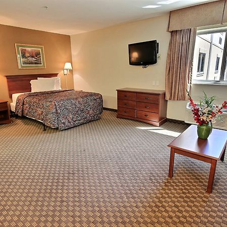 Crestwood Suites Of 뉴포트 뉴스 외부 사진