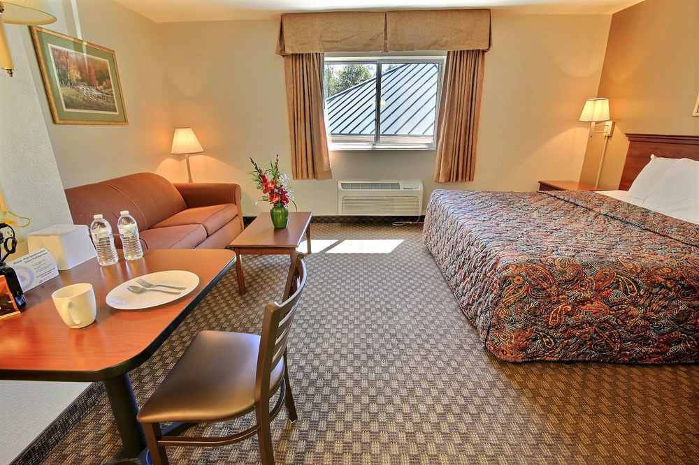 Crestwood Suites Of 뉴포트 뉴스 외부 사진