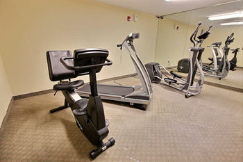 Crestwood Suites Of 뉴포트 뉴스 외부 사진